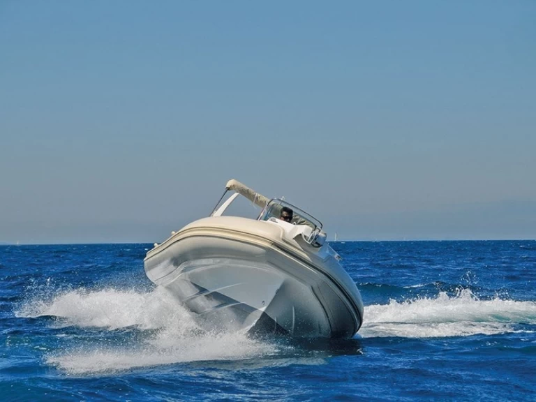 Rent a Capelli Capelli 770 Hyères