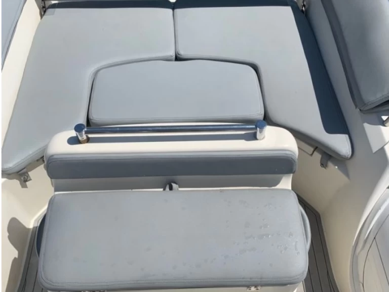 Rent a Bwa Sport 22 GTO Hyères