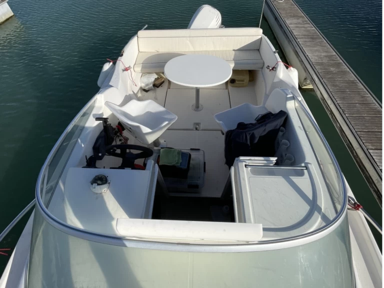 Boat rental Jeanneau Leader 545 in La Rochelle on Samboat