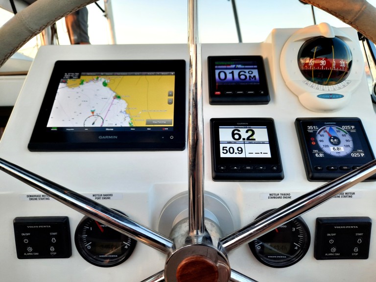 Bareboat Rental Catamaran Fountaine Pajot with a boat licence