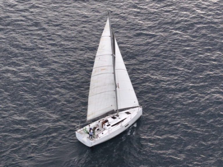 Sailboat rental with or without captain Elan Marseille