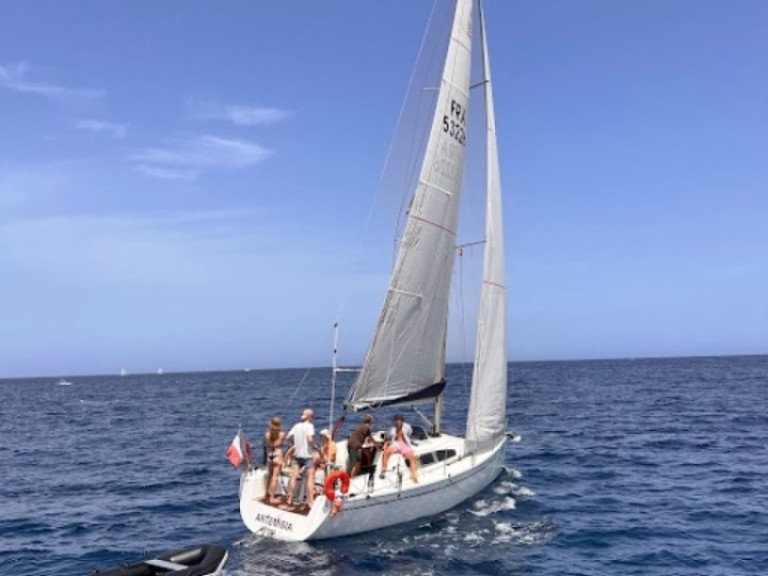 Sailboat rental in Marseille - Dehler Dehler 32