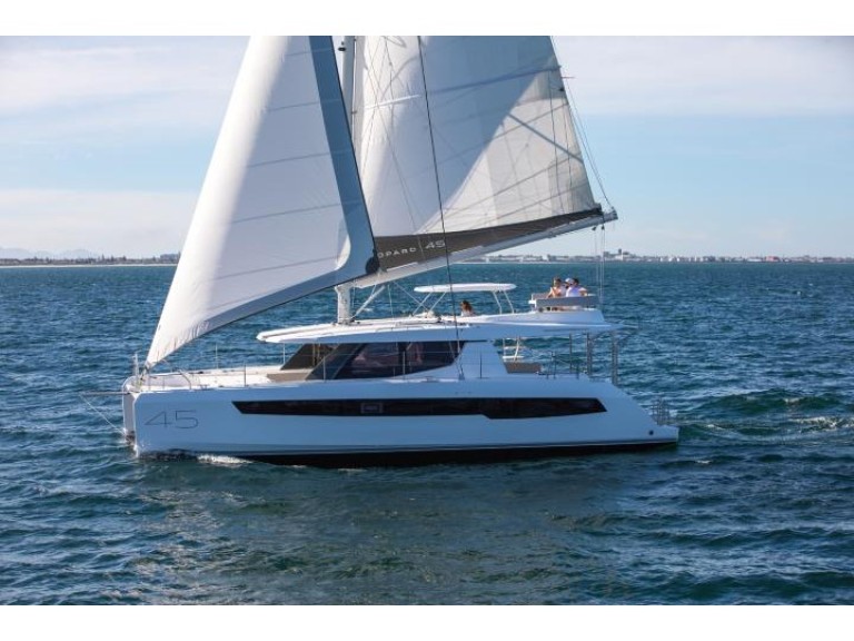 Catamaran rental in Madirokely - Leopard Leopard 45
