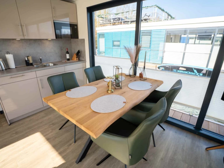 Rent a FLOATING 44 Höxter