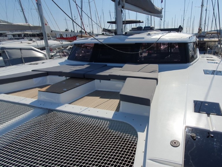 Rent a Fountaine Pajot Aura 51 Seget Donji