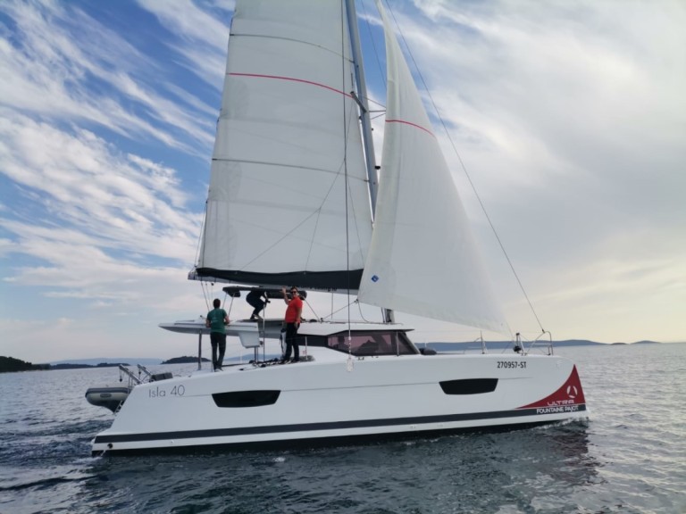 Catamaran rental with or without captain Fountaine Pajot Komolac