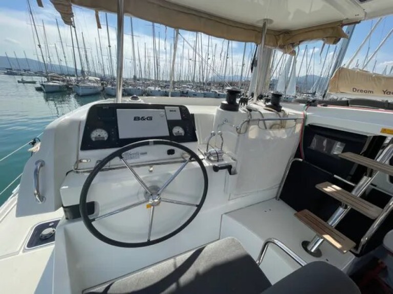 Lagoon Lagoon 42 in Rhodes (City) on SamBoat