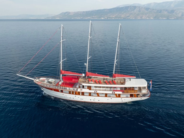 Sailboat rental in Split - Custom Made Barbara