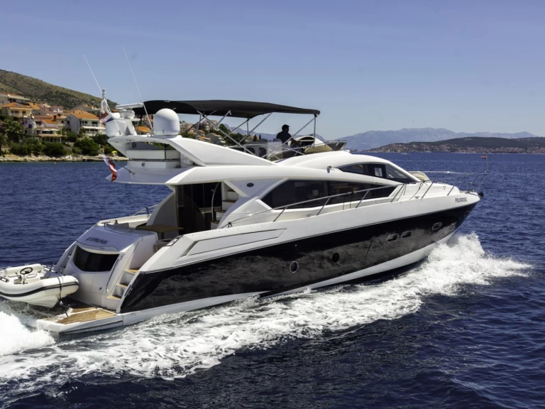Boat rental Sunseeker Sunseeker Manhattan 63 in Trogir on Samboat