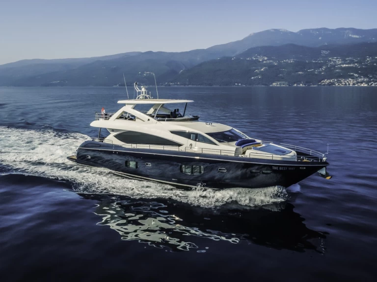 Bareboat Rental Luxury Yacht Sunseeker with a boat licence
