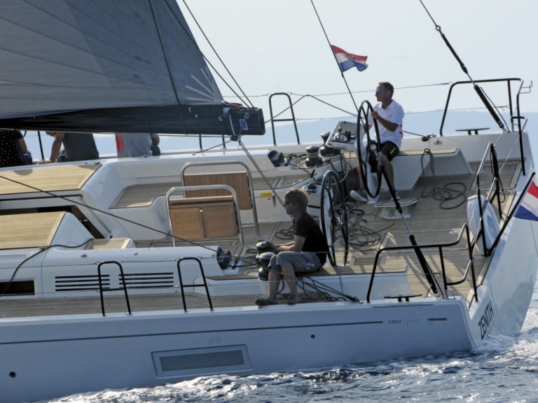 Rent a Bénéteau First 53 Split