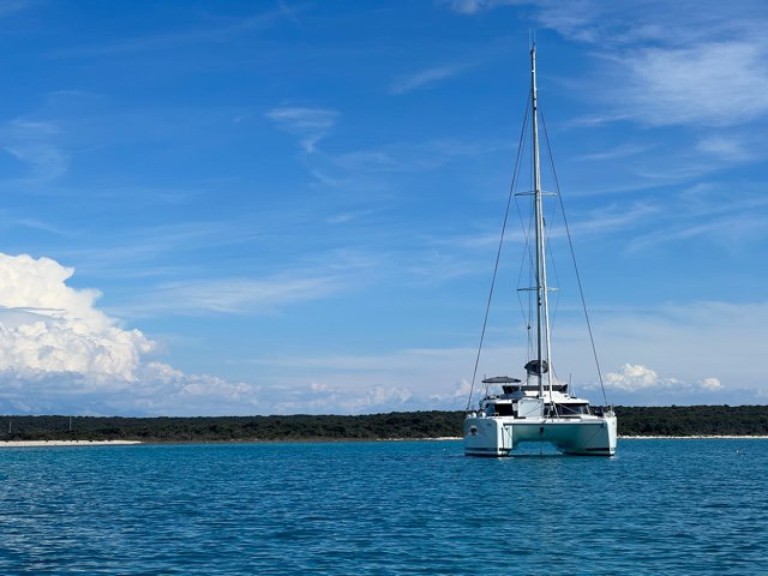 Bareboat Rental Catamaran Fountaine Pajot with a boat licence