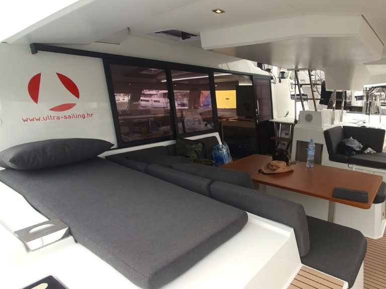 Rent a Fountaine Pajot Elba 45 Seget Donji