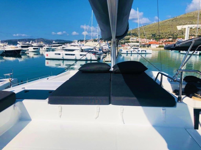 Boat rental Fountaine Pajot Elba 45 in Seget Donji on Samboat