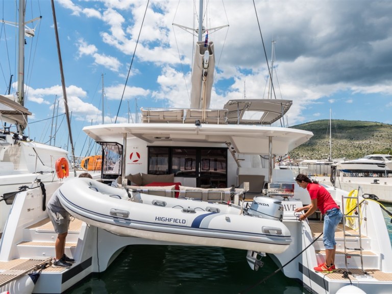 Rent a Fountaine Pajot Saona 47 Seget Donji