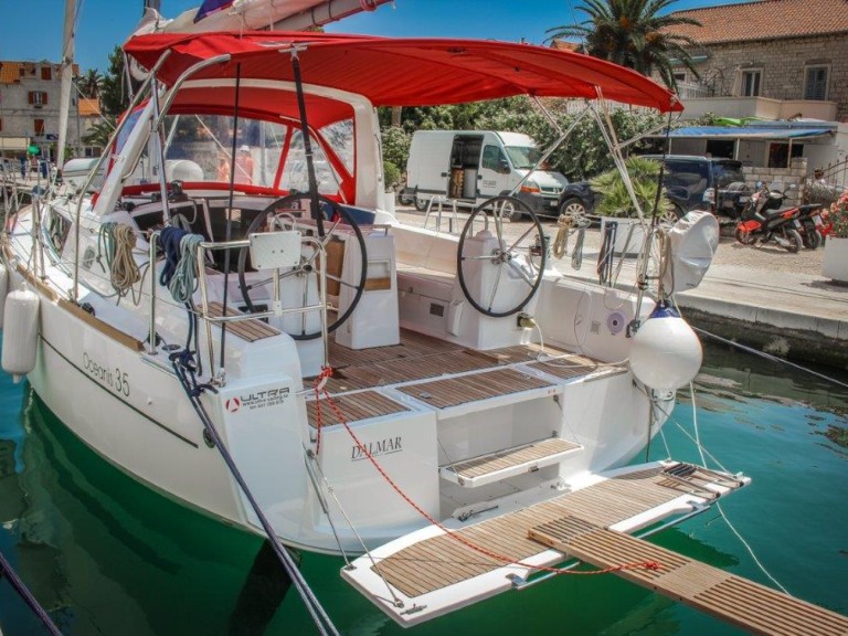 Yacht charter Pomer cheap Oceanis 35