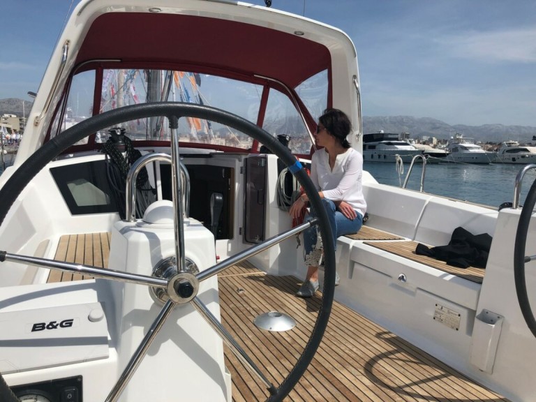 Sailboat rental in Split - Bénéteau Oceanis 35