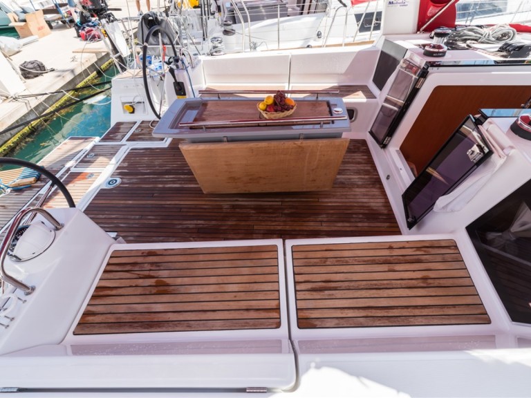 Rent a Bénéteau Oceanis 45 Split