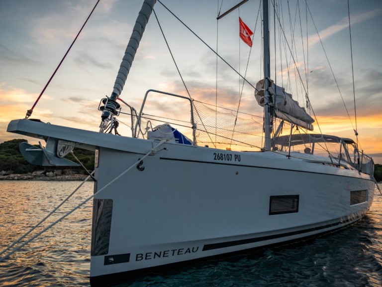 Rent a Bénéteau Oceanis 46.1 Pomer