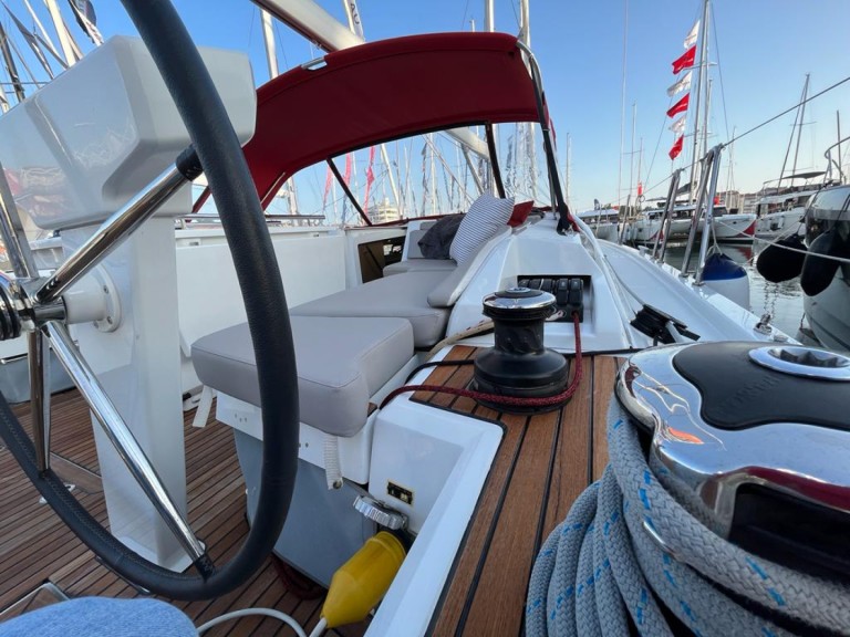 Bareboat Rental Sailboat Bénéteau with a boat licence