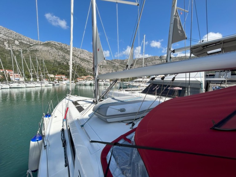 Rent a Bénéteau Oceanis 46.1 Split