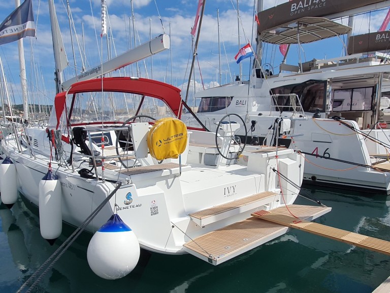 Rent a Bénéteau Oceanis 46.1 Split