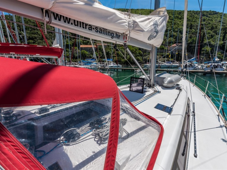 Bareboat Rental Sailboat Bénéteau with a boat licence