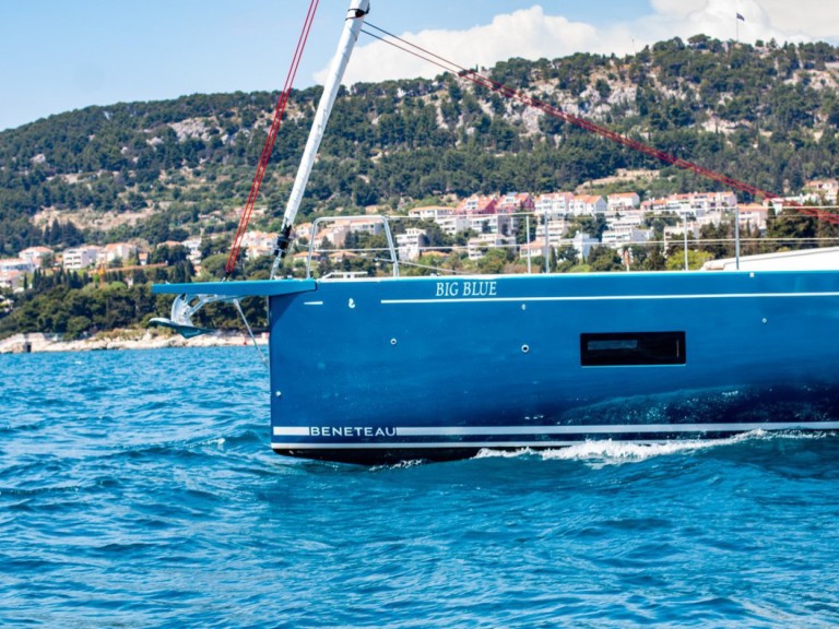 Rent a Bénéteau Oceanis 54 Seget Donji