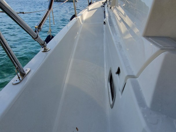 Jeanneau Sun Odyssey 440 charter bareboat or captained in  Pomer