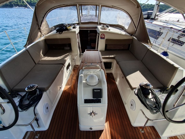 Rent a Jeanneau Sun Odyssey 440 Pomer