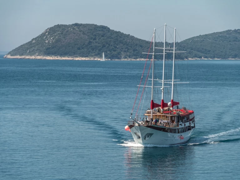 Sailboat rental in Split - Custom Made Barbara