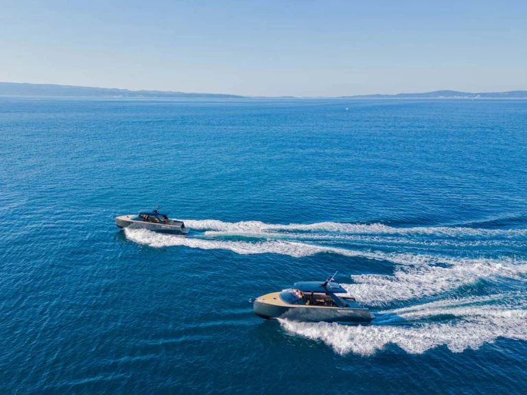 Bareboat Rental Motorboat Colnago with a boat licence