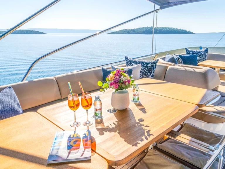 Bareboat Rental Luxury Yacht Princess with a boat licence