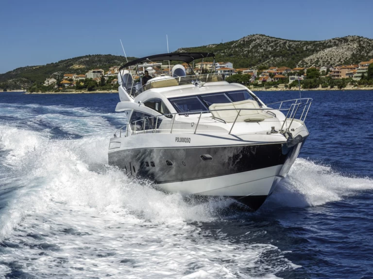 Luxury Yacht for rent Trogir at the best price