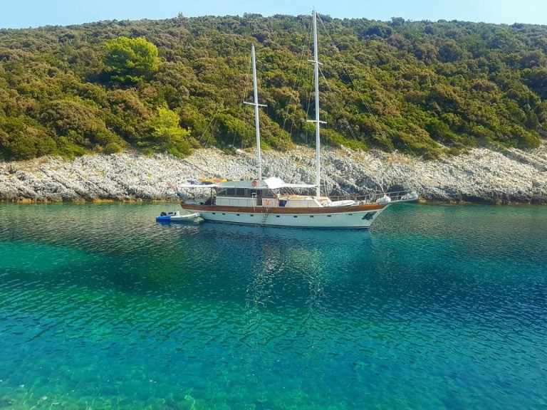 Sailboat for rent Split at the best price