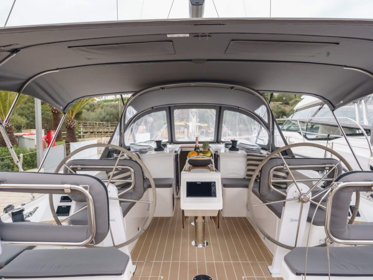 Sailboat for rent Cala d'Or at the best price