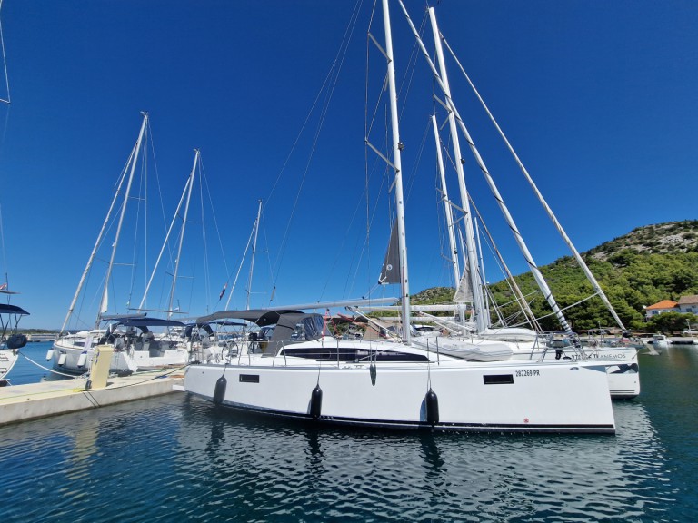 Sailboat for rent Wiślinka at the best price
