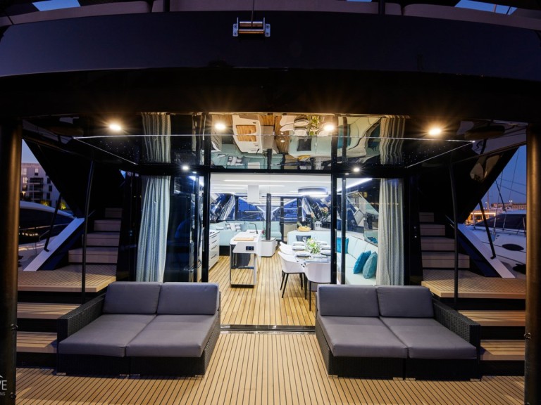 Rent a Wave Catamarans Wave 50 - 5 cab. Olbia