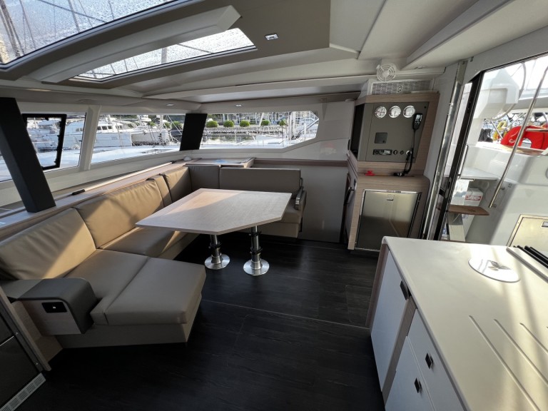 Catamaran rental in Sukošan - Fountaine Pajot Tanna 47
