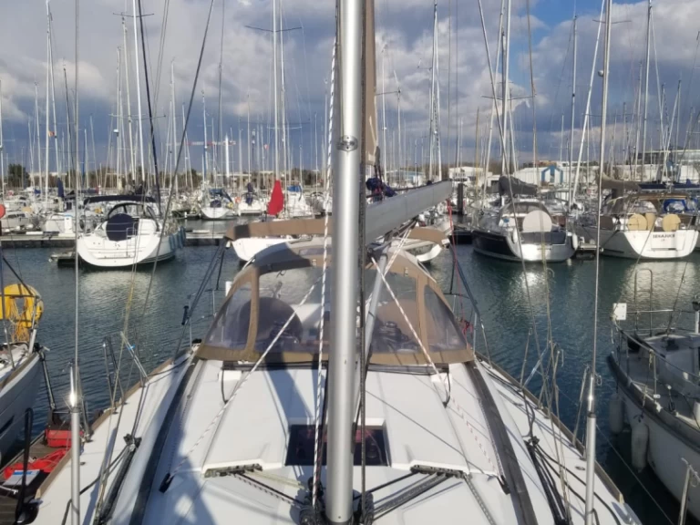 Rent a Jeanneau Sun Odyssey 379 La Rochelle