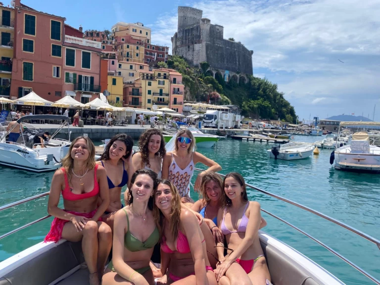 Rent a Ranieri Voyager 26 S La Spezia