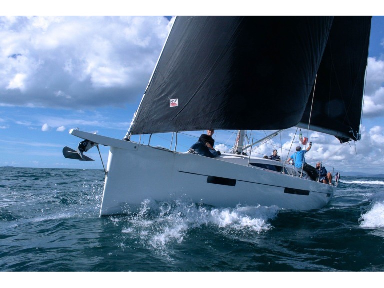 Yacht charter Castiglioncello cheap More 40