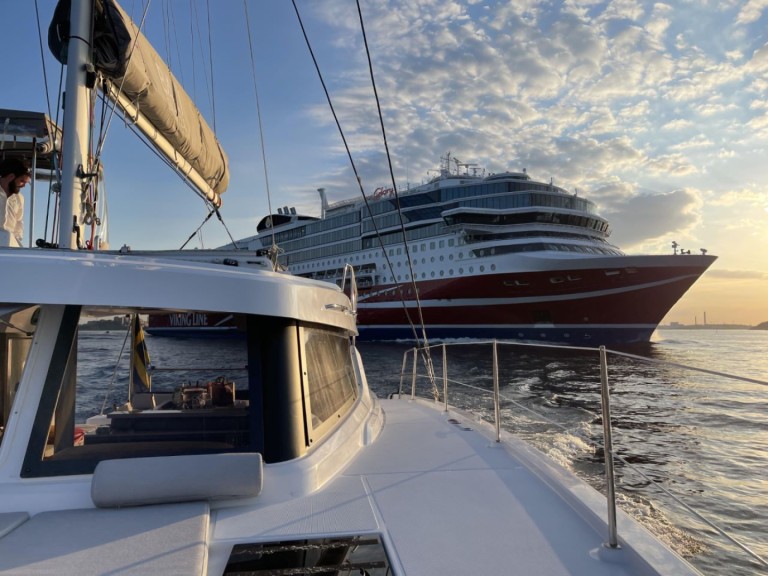Catamaran for rent Lidingö at the best price