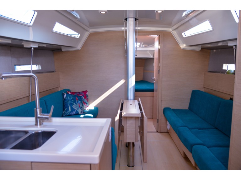 Sailboat for rent Castiglioncello at the best price