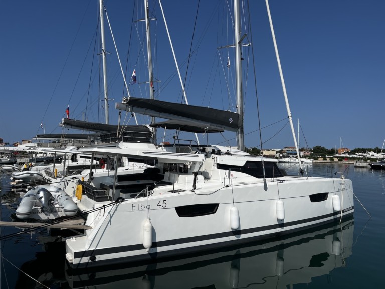 Catamaran rental with or without captain Fountaine Pajot Sukošan