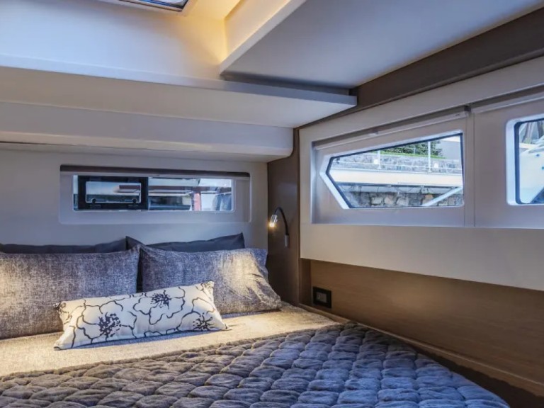  Moorings 4600 in Road Town on SamBoat