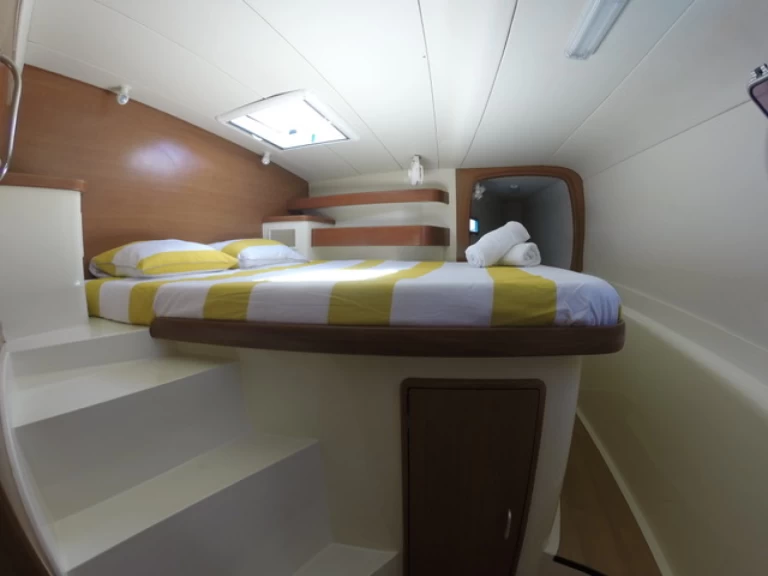 Boat rental Leopard Leopard 43 in Papeete on Samboat