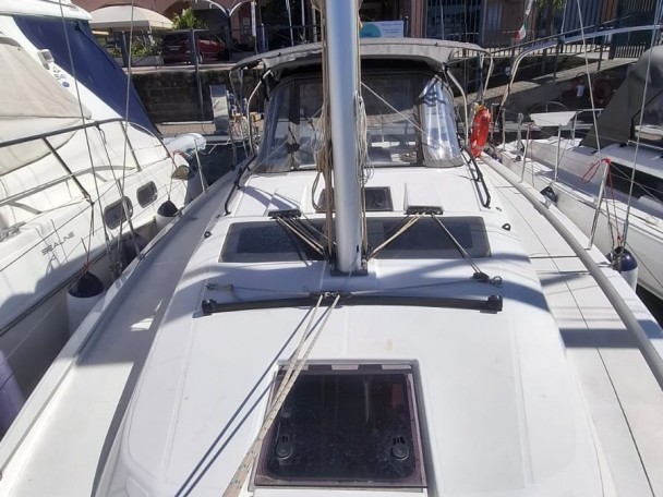 Sailboat rental in Furnari - Dufour Dufour 37