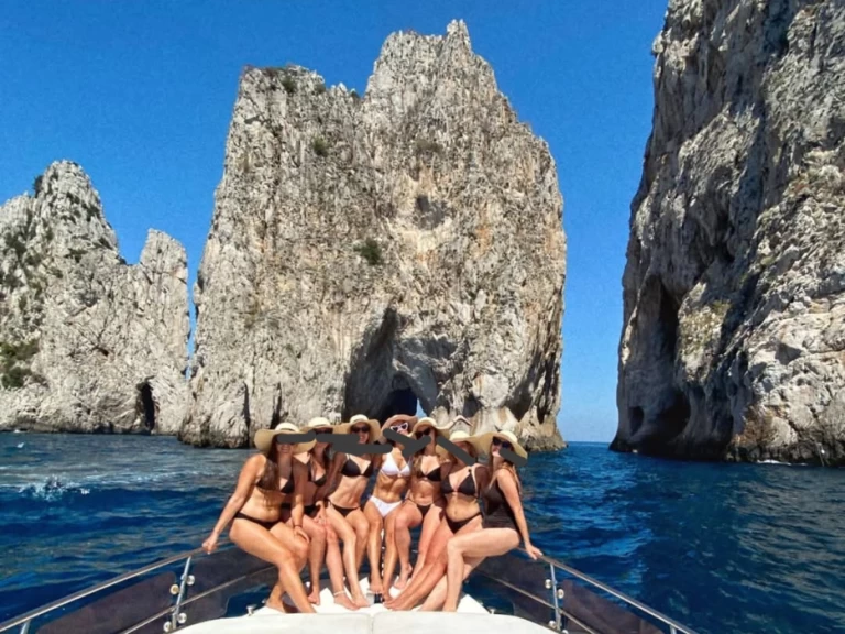 Rent a Darlin Gozzo napoletano veloce  Naples