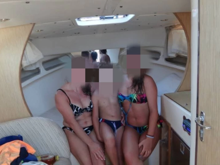 Motorboat rental in Naples - Darlin Gozzo napoletano veloce 